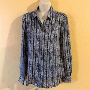 Liv Claiborne long sleeve button